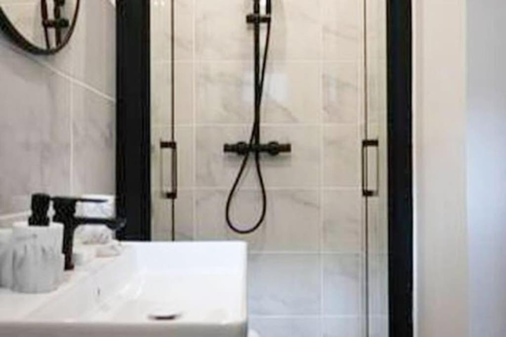 Chez Zize T2 Unique- Roucas-Blanc Appartement Marseilles Buitenkant foto